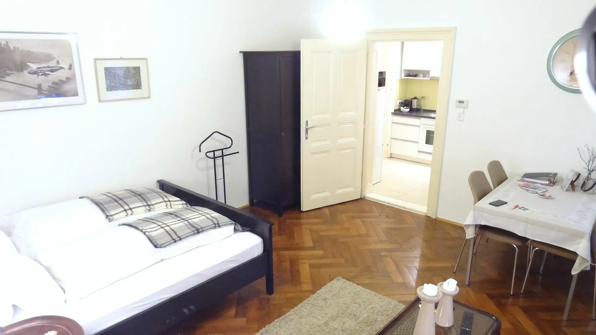 Blauhouse Apartments contacts